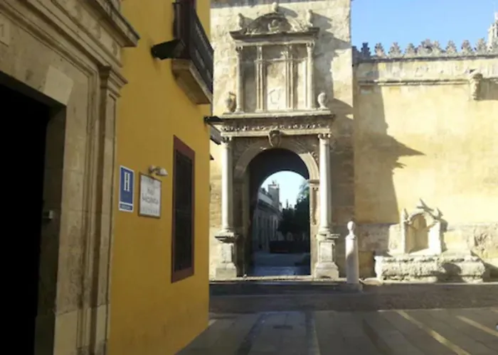 Casa Museo De La Mezquita 2*